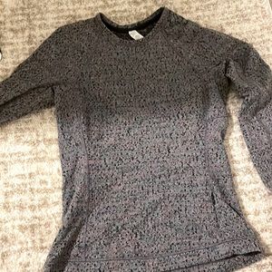 Lululemon size 4 pullover